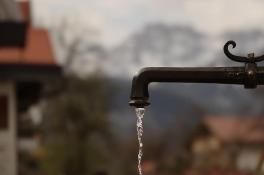 Вода по часам