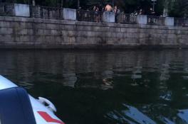 вода