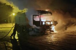 В Днепре во время движения загорелась фура