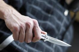 В Киеве посетителя кафе пырнули ножом в грудь на глазах у детей