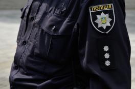 Во Львове автоугонщик прятался от полицейских в сугробе