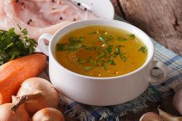 Еврейская кухня: куриный бульон от простуды "Пенициллин"