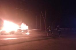 В Кривом Роге во время движения загорелся автомобиль такси