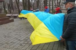 Жители Кривого Рога вышли на марш ко Дню добровольца