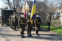 На Днепропетровщине простились с погибшим на Донбассе бойцом