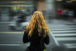 В Никополе разыскивают пропавшую 16-летнюю девочку с татуировкой кота