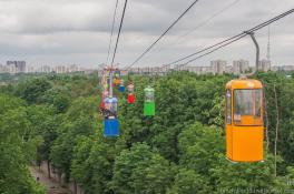 В Харькове парень выпрыгнул из кабины канатной дороги