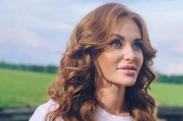 Слава Каминская снялась топлес в Турции