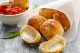 Сырные пончики с крабовыми палочками: пошаговый рецепт