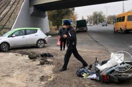 В Днепре легковушка сбила мужчину на мопеде: пострадавшего госпитализировали