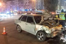 В Днепре легковушка спровоцировала тройное ДТП (Видео) 