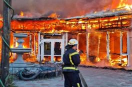В Каменском дотла выгорел магазин секонд-хенда 