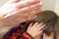 В Синельниковском районе мужчина до смерти избил свою 4-летнюю дочь