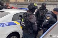 В Кривом Роге банда полицейских вымогала деньги у местных жителей и предпринимателей