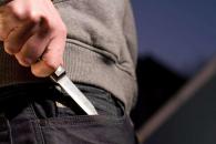 В Днепре пьяный мужчина ножом покалечил троих прохожих